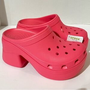 BRAND NEW Crocs Women's Pink Platform Clogs
